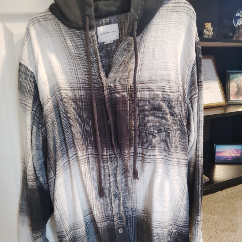 American Eagle Outfitters Gray and Black Hoodie Shirt